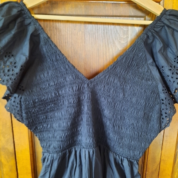 🛍 NWT GAP Flutter Sleeve Eyelet Mini Dress black smocked top size large petite - Picture 7 of 16
